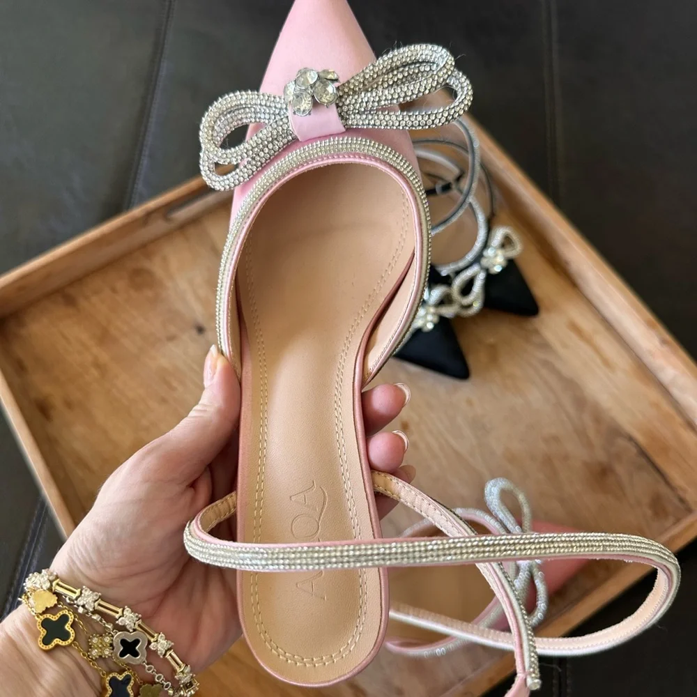 Chic Women's Heels with Bow Detail - Picture 3 of 7